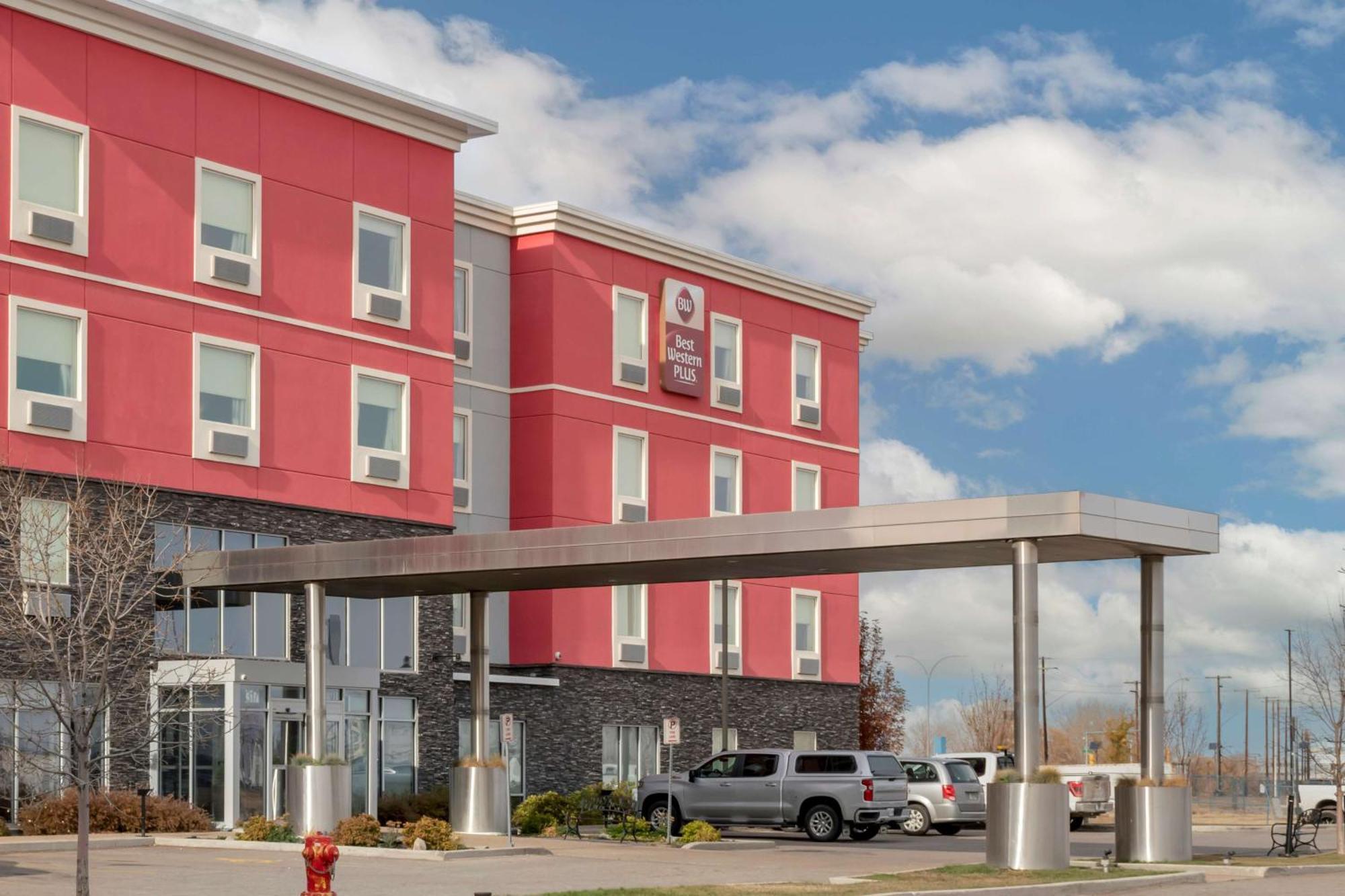 Best Western Plus Airport Inn & Suites Saskatoon Ngoại thất bức ảnh