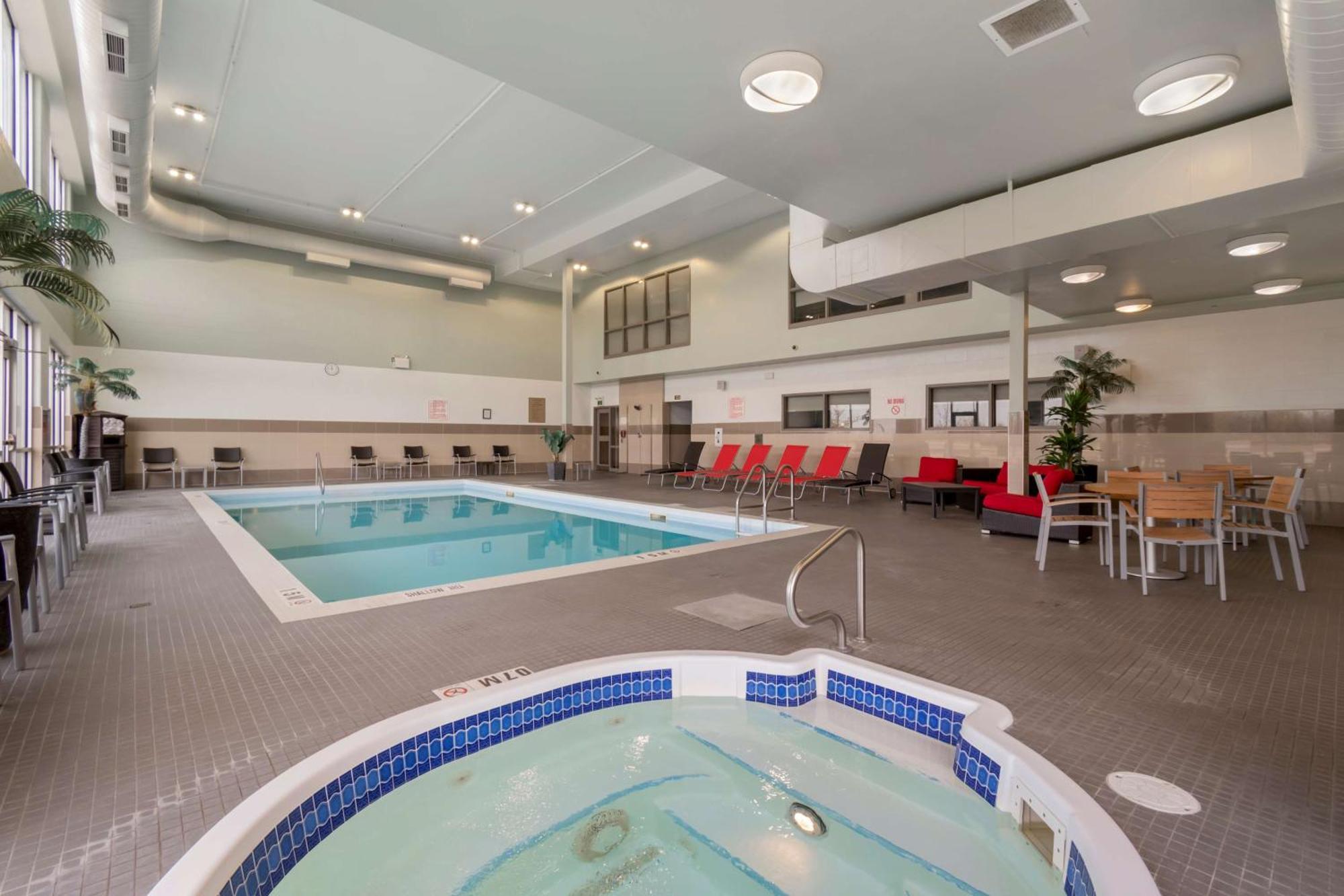 Best Western Plus Airport Inn & Suites Saskatoon Ngoại thất bức ảnh