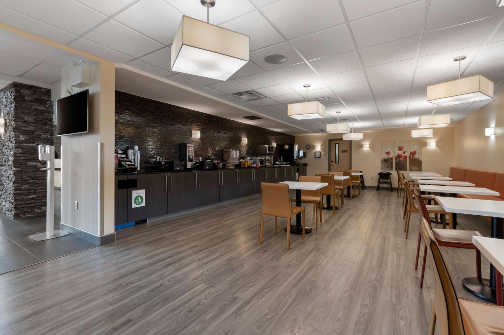 Best Western Plus Airport Inn & Suites Saskatoon Ngoại thất bức ảnh