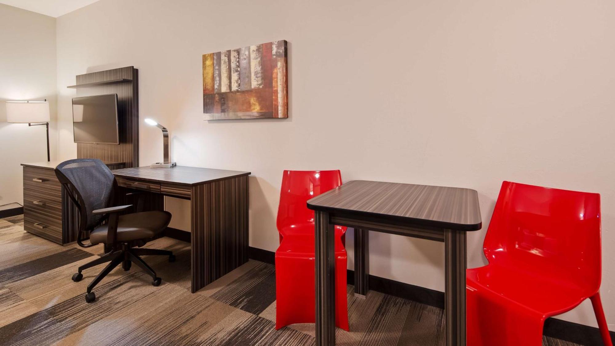 Best Western Plus Airport Inn & Suites Saskatoon Ngoại thất bức ảnh