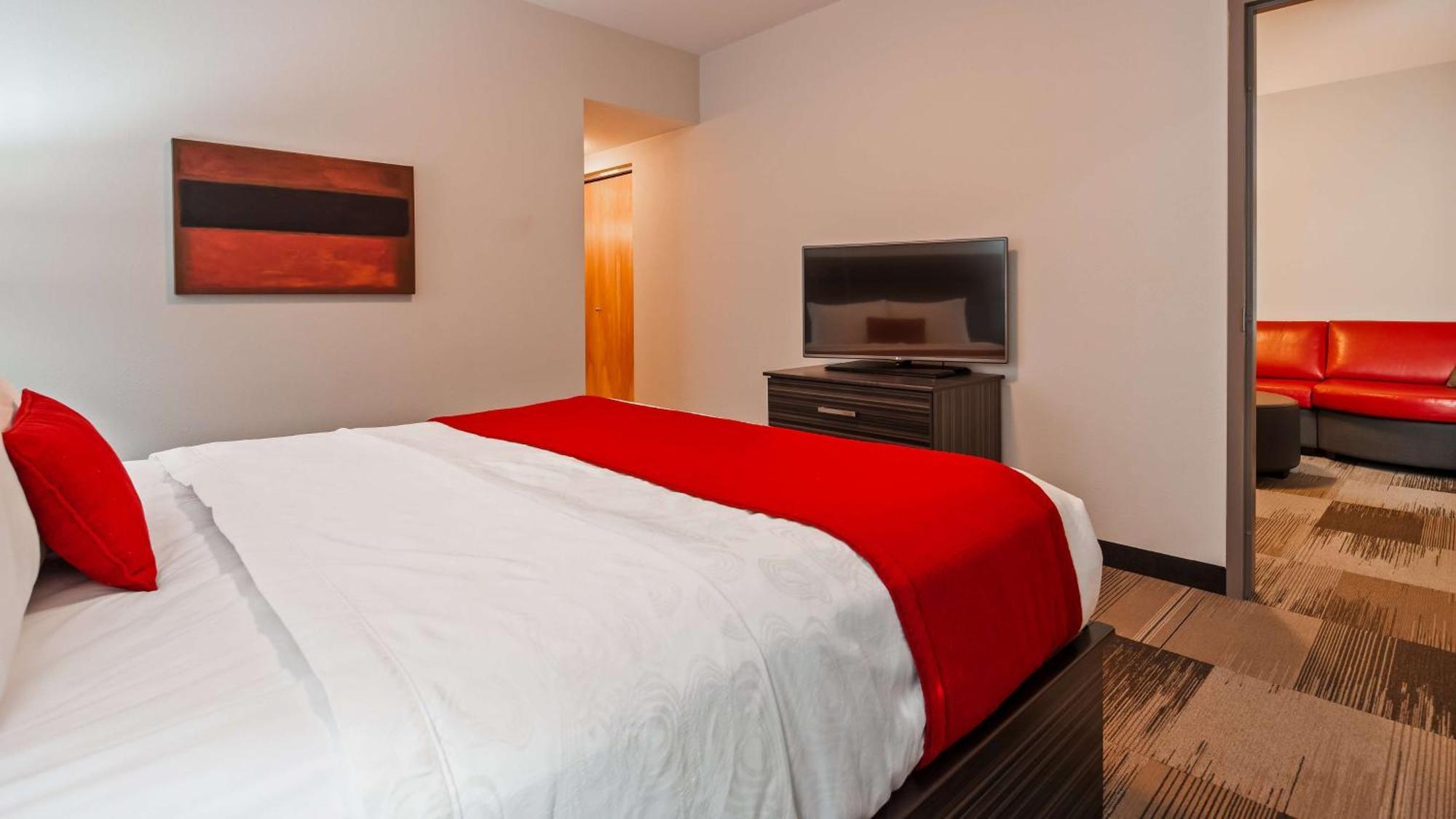 Best Western Plus Airport Inn & Suites Saskatoon Ngoại thất bức ảnh