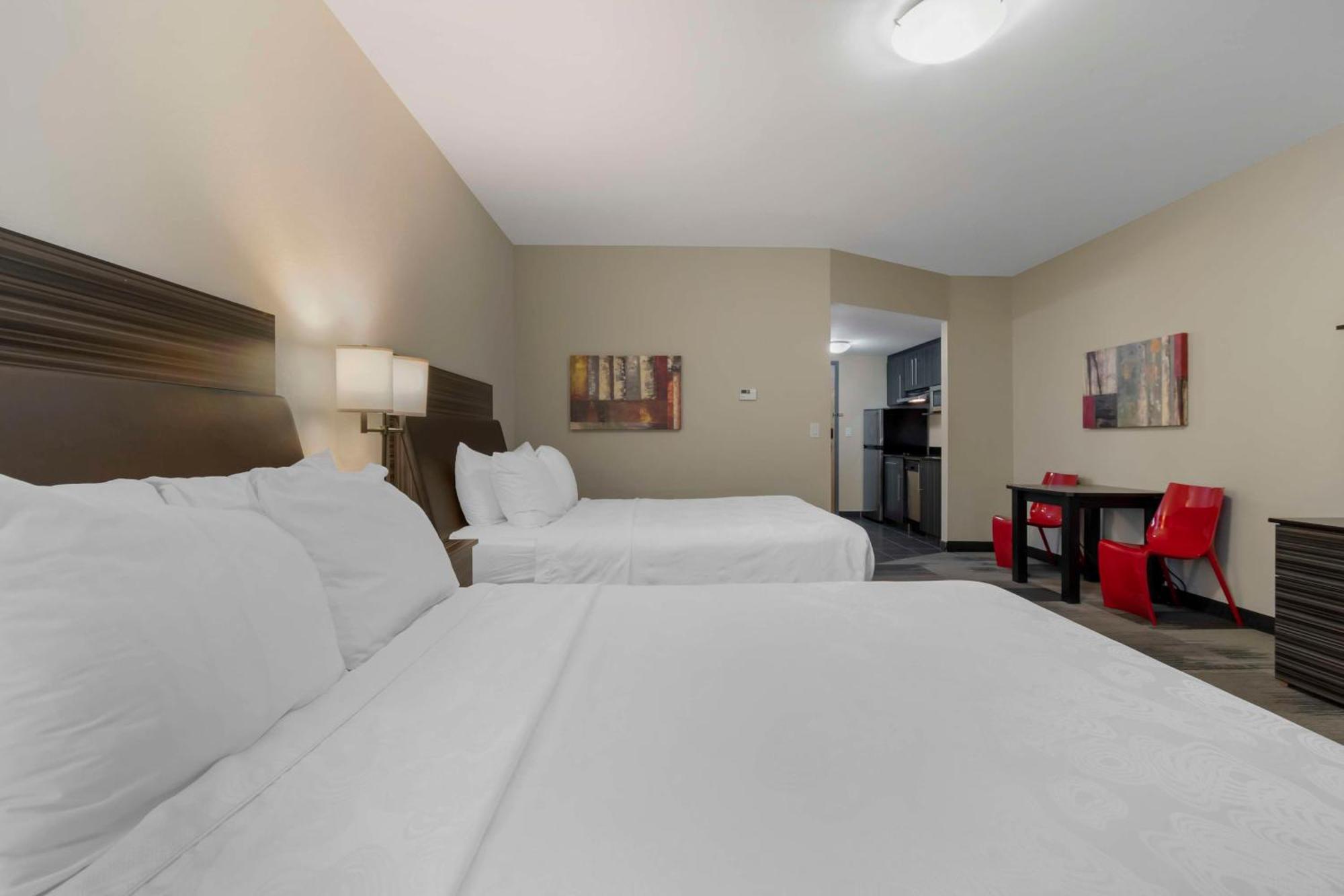 Best Western Plus Airport Inn & Suites Saskatoon Ngoại thất bức ảnh