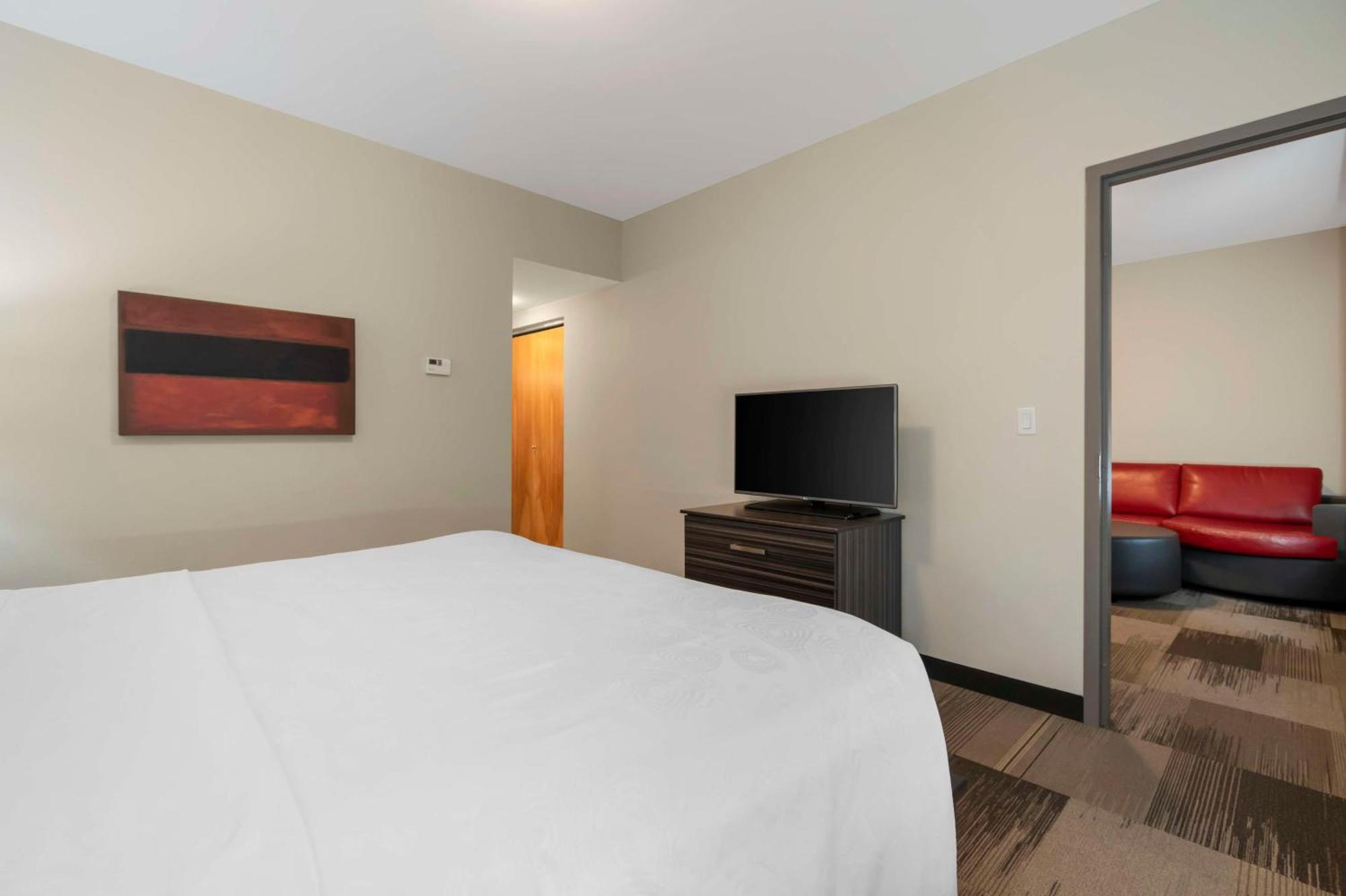 Best Western Plus Airport Inn & Suites Saskatoon Ngoại thất bức ảnh
