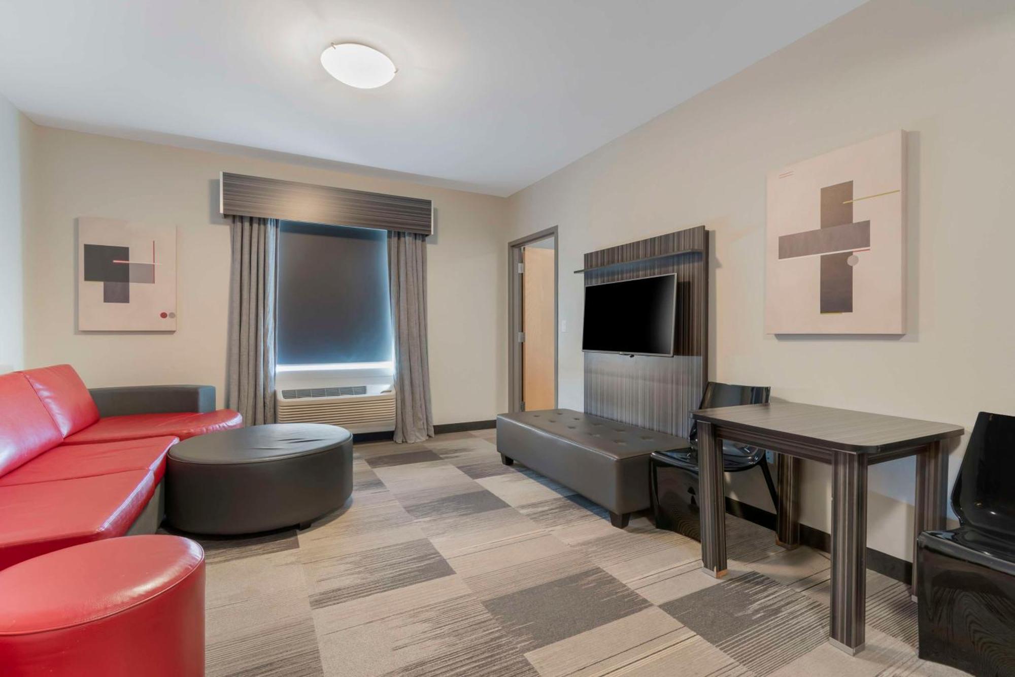 Best Western Plus Airport Inn & Suites Saskatoon Ngoại thất bức ảnh