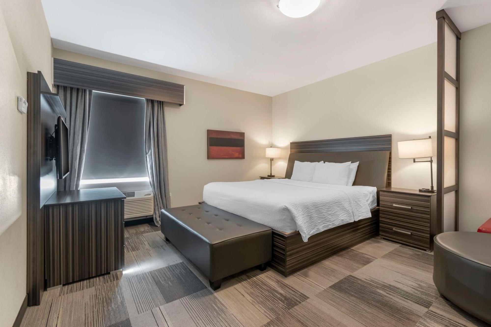 Best Western Plus Airport Inn & Suites Saskatoon Ngoại thất bức ảnh