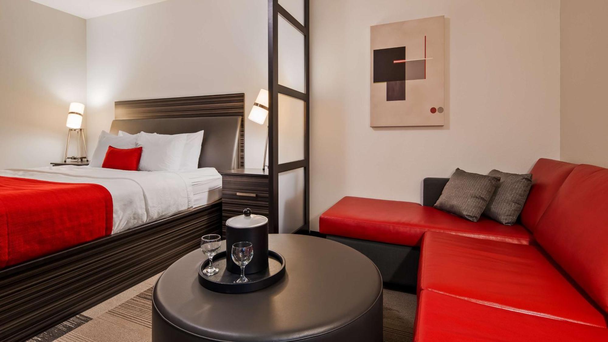 Best Western Plus Airport Inn & Suites Saskatoon Ngoại thất bức ảnh